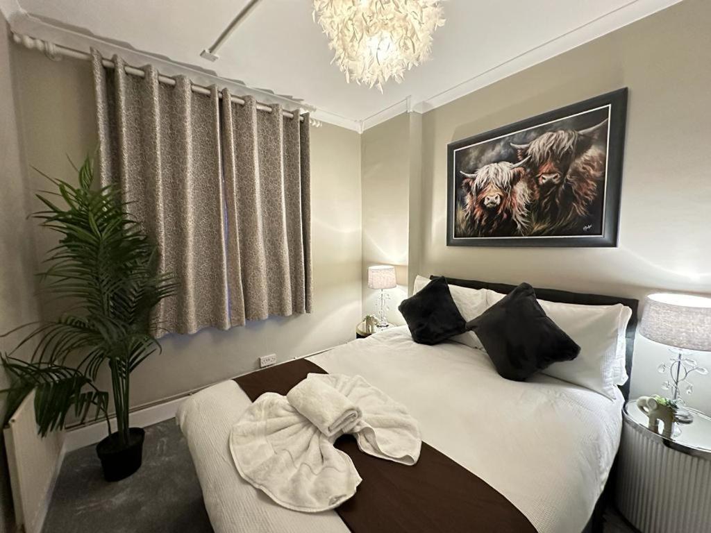 Beautiful Family Apartment Лондон Экстерьер фото